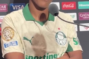 埃斯特旺：难以置信！我从小看梅西踢球，在PS上经常使用他