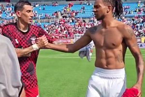 天使的魅力！拜仁球星奥利塞赛后主动找迪马利亚换球衣