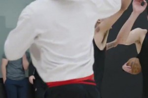 难怪选他！进攻组织无所不能，杨瀚森开拓者试训视频曝光。