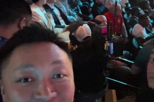 激动人心！解说周鹏第一时间记录下杨瀚森被选中的瞬间