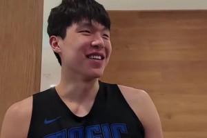 淄博口音杨瀚森试训和队友英语交流：我昨天去密尔沃气（基）