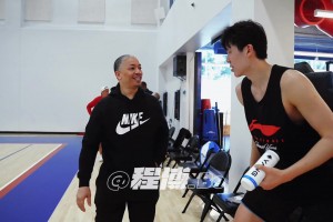 可惜只有30号签！杨瀚森试训快船时，卢指导和他约定“周一见”