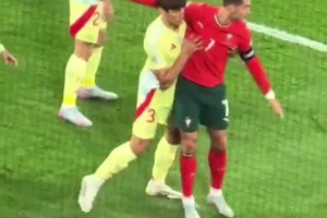 40岁欧国联仍遭疯狂盯防！C罗：防守归防守，空气给一下子嘛