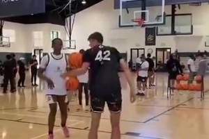 这状元有点东西！弗拉格上演原地大风车暴扣！