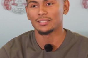 曼联青训球员吐槽C罗任意球就会电梯踢法，此前还吐槽梅西打激素