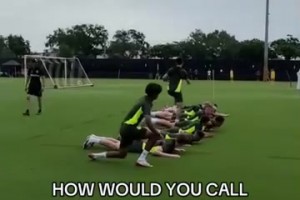 仿佛听到了“好球”？多特的训练总有新花样！