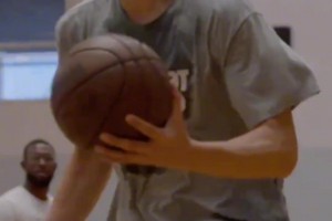 崔永熙终于又可以扣篮了！看见他再次腾飞扣篮，真的感动了！