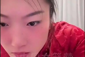 宠粉！李梦直播被网友要求关掉美颜，李梦：关就关谁怕谁啊！