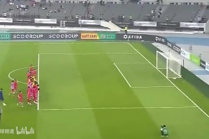 技术不如人家态度也不行韩国球员走到中国球迷看台前鞠躬致谢