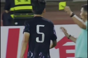 韩国U16球员进球后挑衅“中国制躁”！ 麦麦提江出示黄牌警告