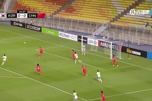 平地起惊雷！姚伟世界波破门，中国女足1-0领先韩国