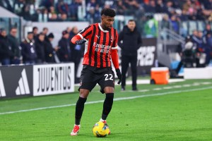 球员集锦：身体素质出众，以跑动见长的米兰边后卫埃默森！