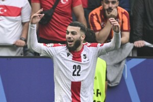 球员集锦：格鲁吉亚边路突击手！米卡乌塔泽具备精湛的盘带+射术