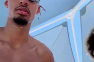 文班亚马领衔马刺众将比赛游泳 敢不敢叫那个21号新秀