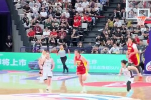 韩国女人还咋玩？现场球迷拍摄感受下张子宇制霸上空的恐怖！