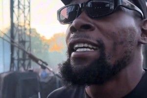 期待一手下赛季的比赛！训练中德布劳内和孔蒂深度交流！