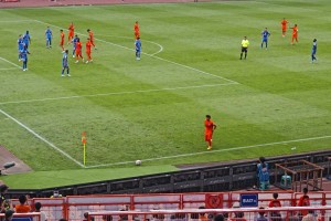 云南玉昆的大力手抛球战术，打的申花后防队员一脸懵！