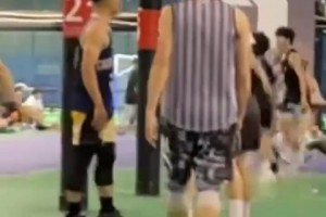 郭艾伦顶级球感训练，看呆旁边训练的人