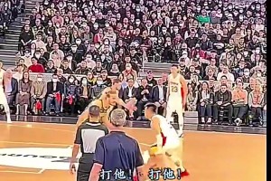 十年前，男篮后卫线就靠这一人，现在则是博采众长