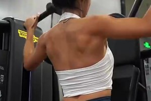 真女汉子啊！就张曼源这身肌肉，应该能秒不少吧友吧