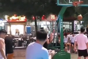 浙BA解说求生欲满满，绝不偏袒任何一方！