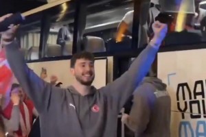 能不能拿下冠军？申京在土耳其队中，已经非常有老大范儿了！