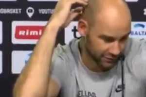 希腊主帅斯潘诺里斯：申京在字母面前就是弟弟 字母被锁死是扯淡