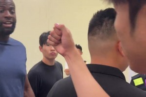 兄弟们，这场比赛应该怎么打？