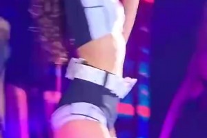 此前被孙兴慜无视的Lisa唱跳还是有点实力这是真的会扭~