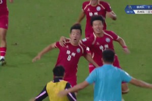 88分钟破门！徐州队杨浩接角球头槌轰开苏州队大门