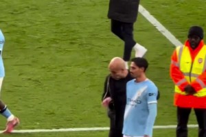 瓜迪奥拉赛后给赖因德斯疯狂开小灶，被瓜这么上课的都踢出来了~