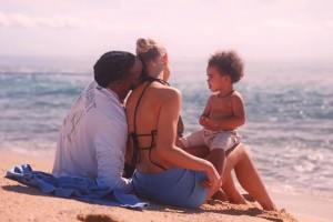 卧槽，怎么瘦成这样了！锡安脸上棱角分明，下巴都尖了