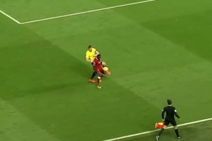 在绿茵场上跳舞！应该就是这种感觉吧！