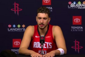 申京：杜兰特会让我打得更轻松，希望我也能让他打得更轻松些