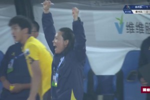 泰州队扳平！泰山压顶头球还以颜色