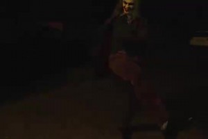 曼彻斯特变哥谭？哈兰德万圣节化妆成小丑入侵街头！路人的反应？