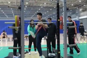 康复归来？崔永熙参加CBA体测，负重深蹲做了30个