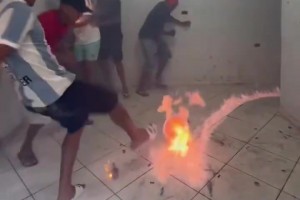 足球火？外国球迷在作死的路上能有多大胆