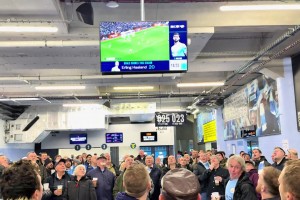 维拉绝杀阿森纳！伊蒂哈德球迷沸腾了